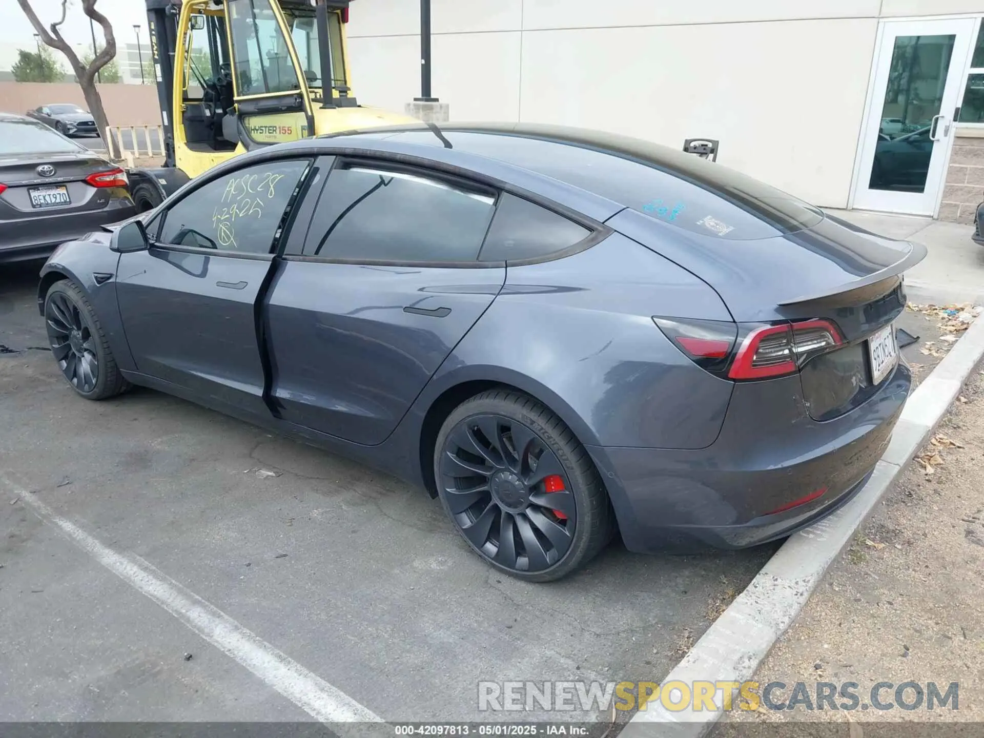 3 fotografías del automóvil dañado 5YJ3E1EC4NF258974 TESLA MODEL 3 2022