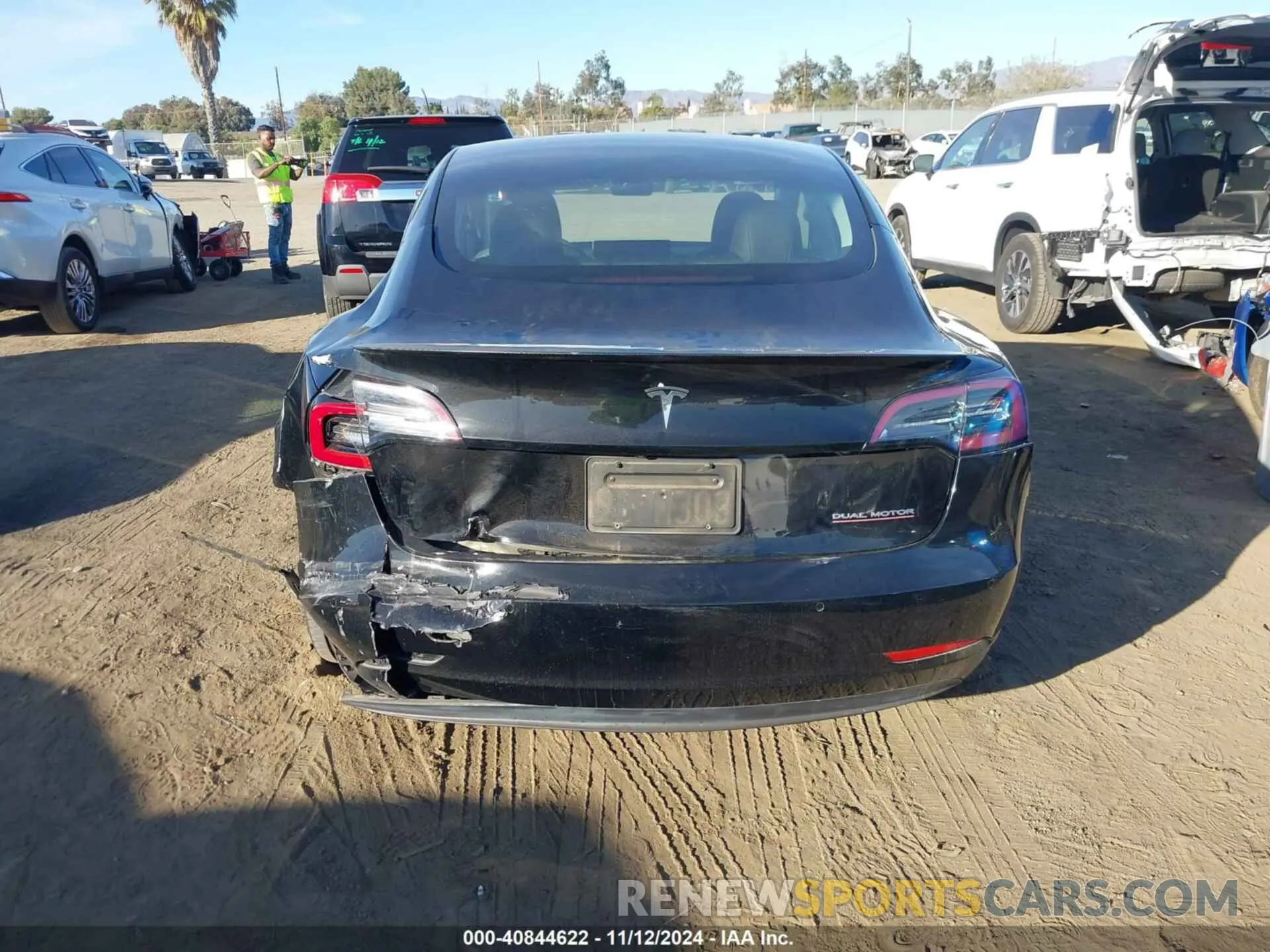 15 fotografías del automóvil dañado 5YJ3E1EC5NF261155 TESLA MODEL 3 2022