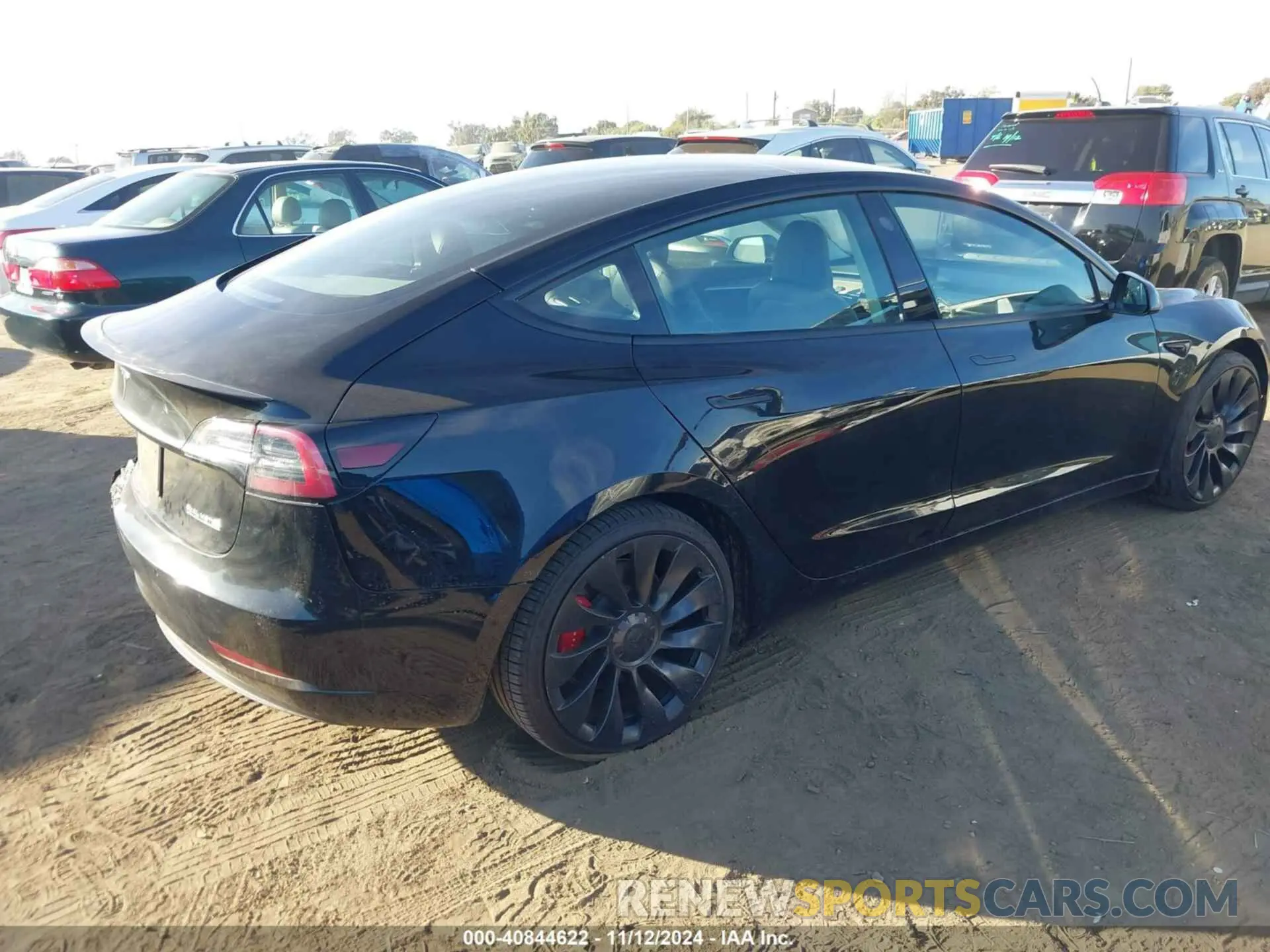 4 fotografías del automóvil dañado 5YJ3E1EC5NF261155 TESLA MODEL 3 2022