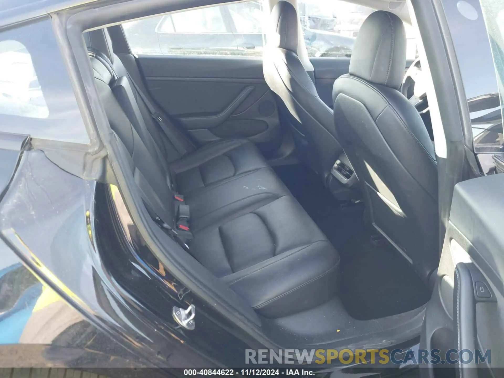 8 fotografías del automóvil dañado 5YJ3E1EC5NF261155 TESLA MODEL 3 2022