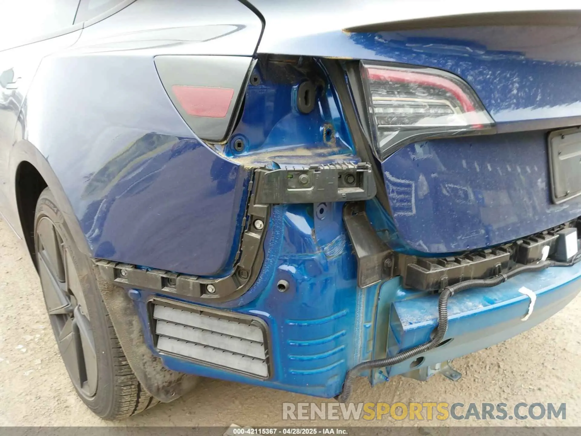 21 fotografías del automóvil dañado 5YJ3E1EC5NF356461 TESLA MODEL 3 2022
