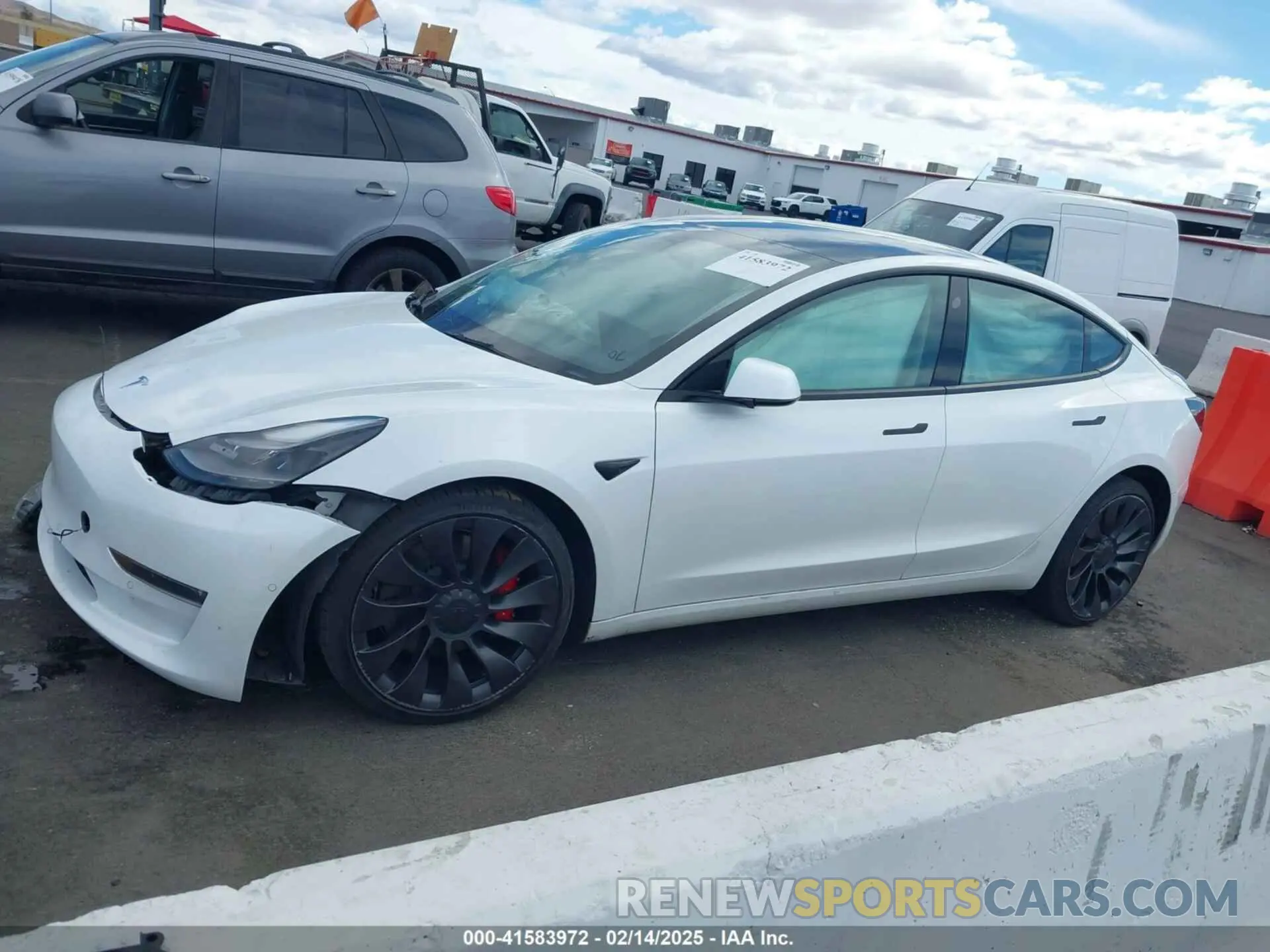 13 fotografías del automóvil dañado 5YJ3E1EC6NF111958 TESLA MODEL 3 2022