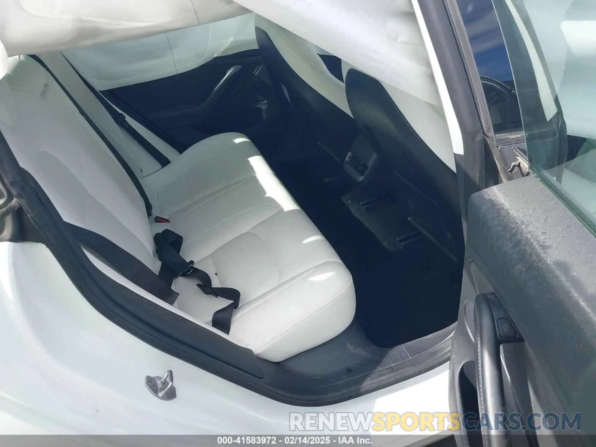 8 fotografías del automóvil dañado 5YJ3E1EC6NF111958 TESLA MODEL 3 2022