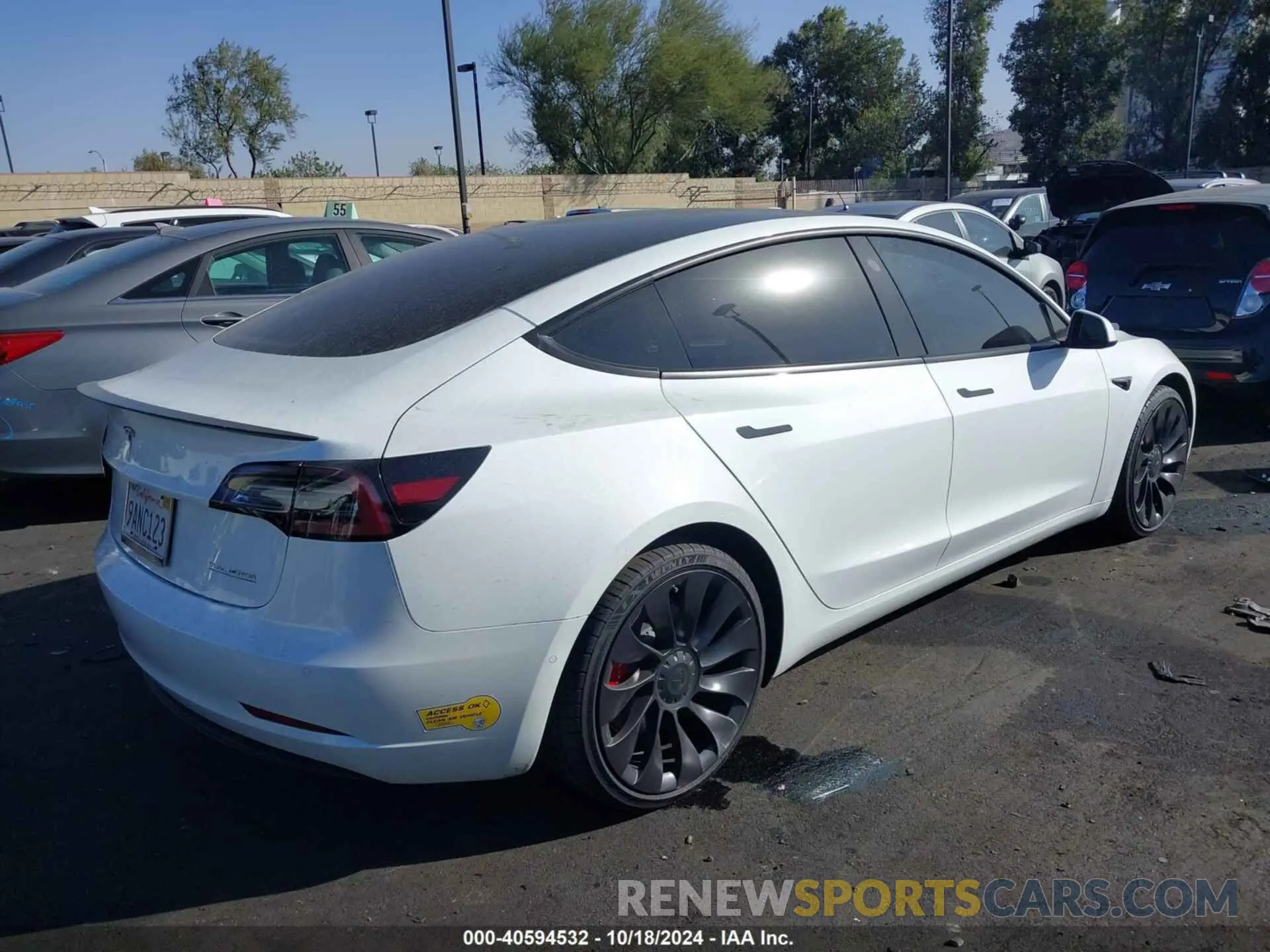 4 fotografías del automóvil dañado 5YJ3E1EC6NF204141 TESLA MODEL 3 2022