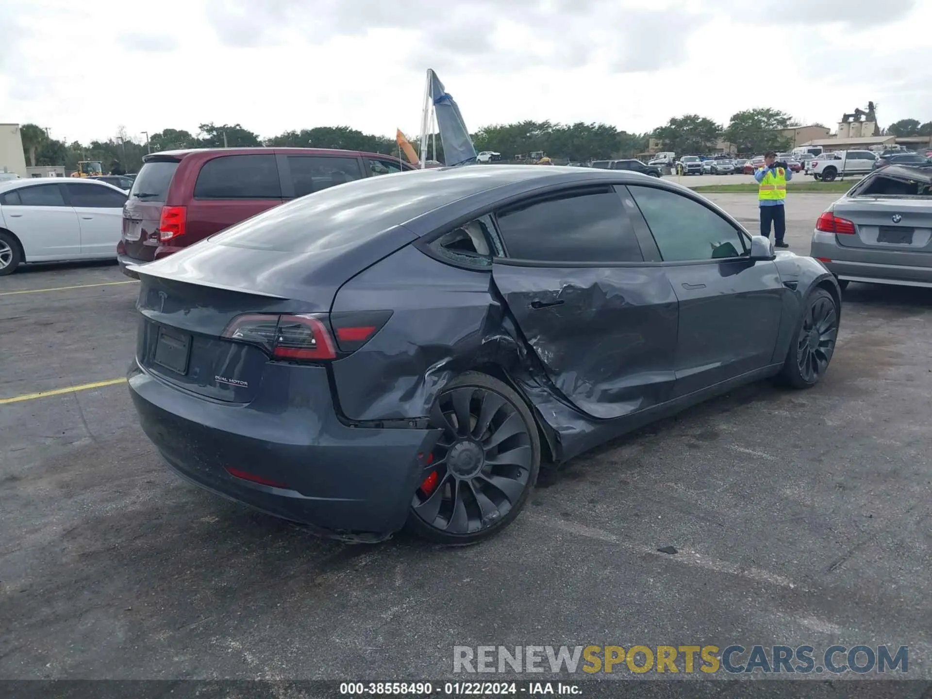 4 fotografías del automóvil dañado 5YJ3E1EC9NF273759 TESLA MODEL 3 2022