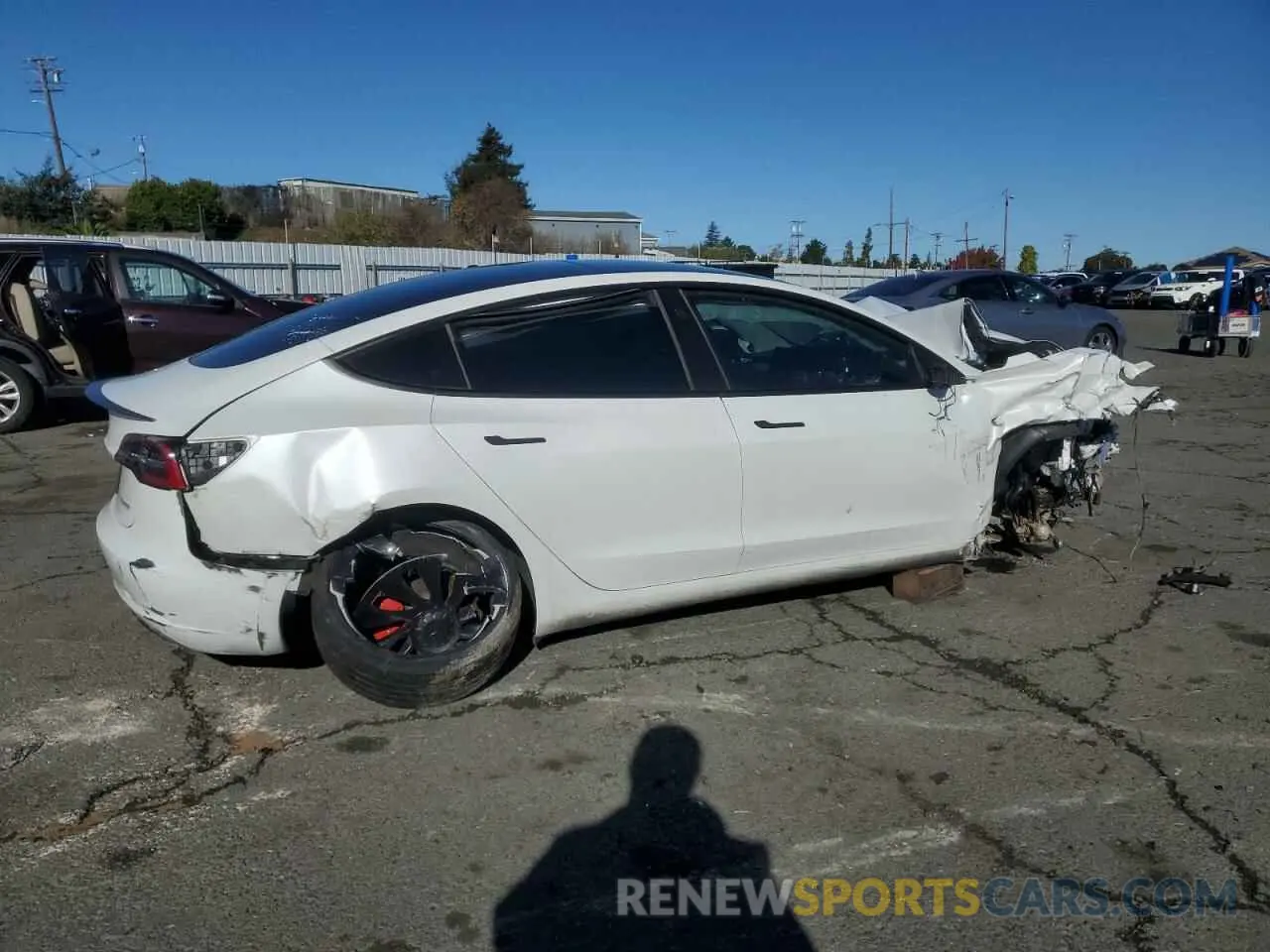 3 fotografías del automóvil dañado 5YJ3E1ECXNF266786 TESLA MODEL 3 2022