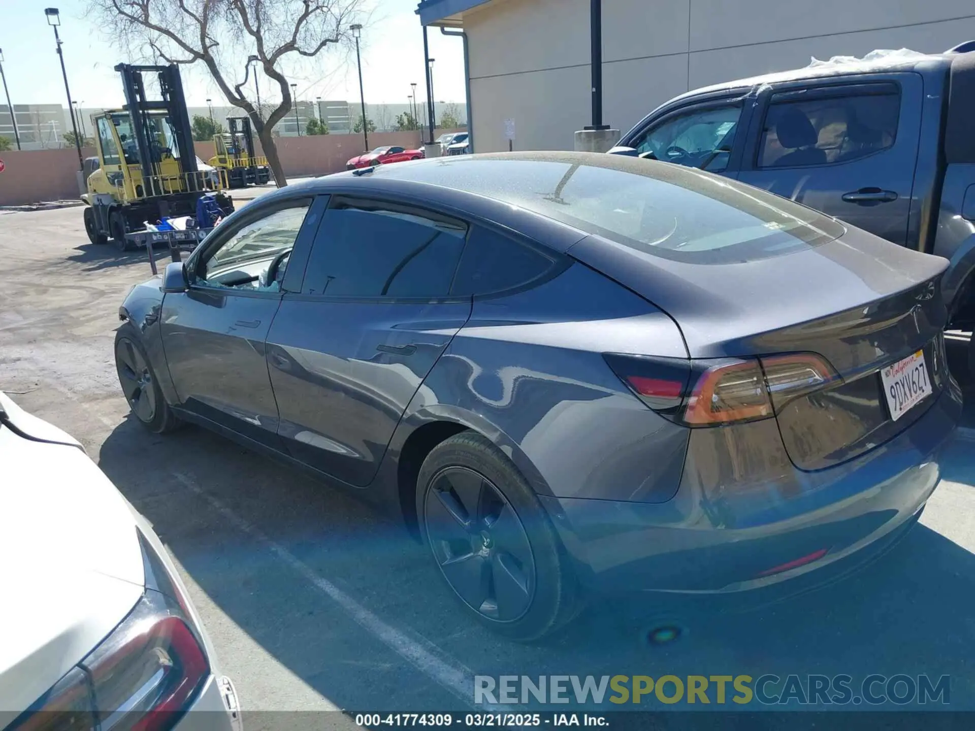 13 fotografías del automóvil dañado 5YJ3E1EA0PF408774 TESLA MODEL 3 2023