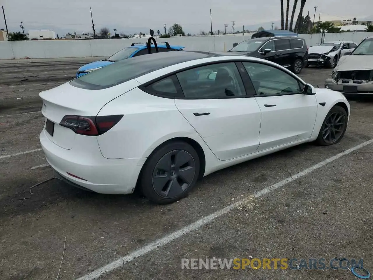 3 fotografías del automóvil dañado 5YJ3E1EA0PF450605 TESLA MODEL 3 2023