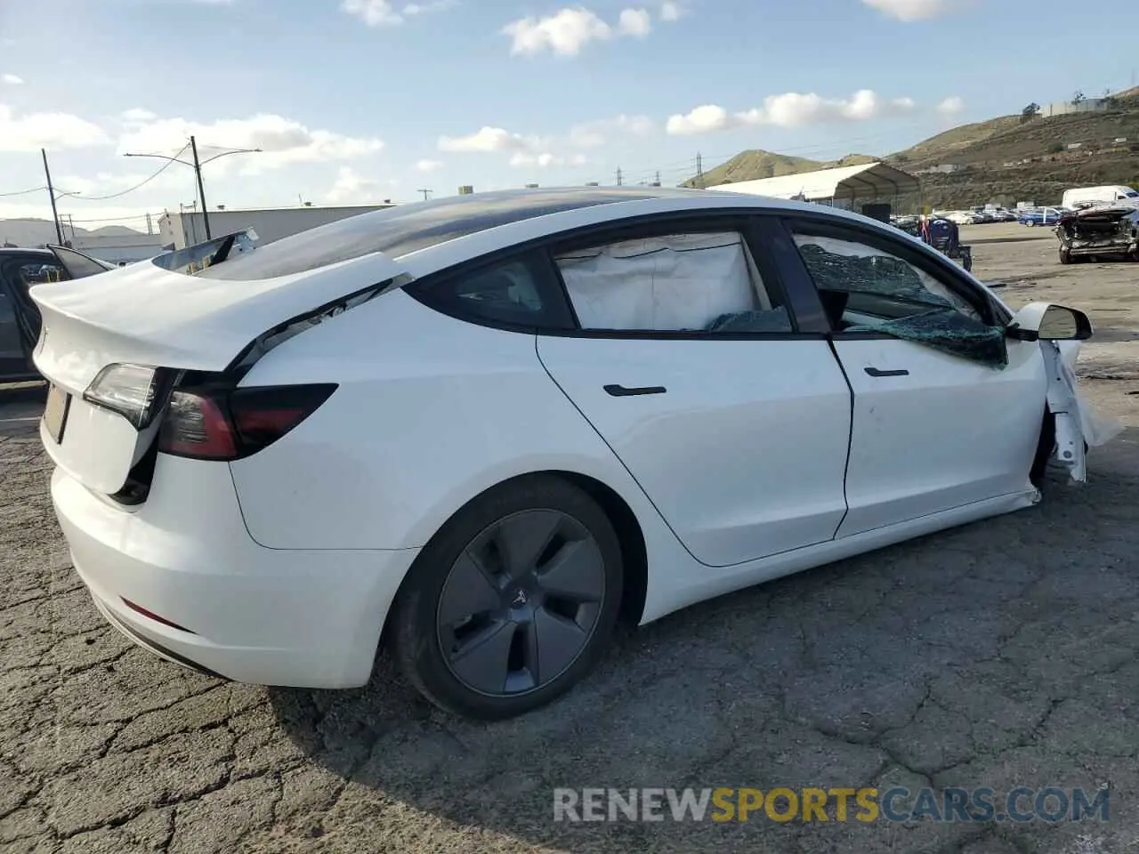 3 fotografías del automóvil dañado 5YJ3E1EA0PF466982 TESLA MODEL 3 2023