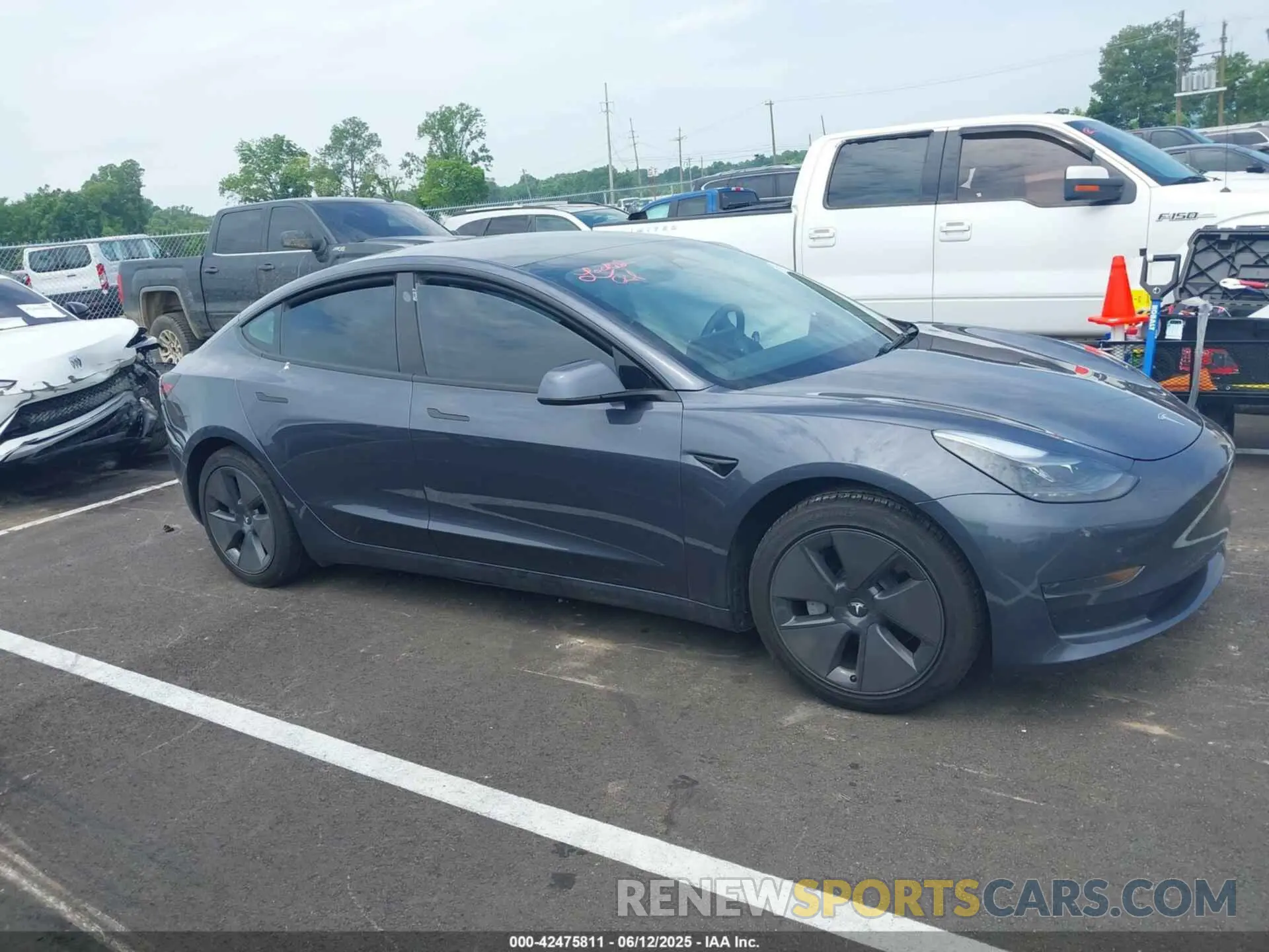 12 fotografías del automóvil dañado 5YJ3E1EA0PF495110 TESLA MODEL 3 2023