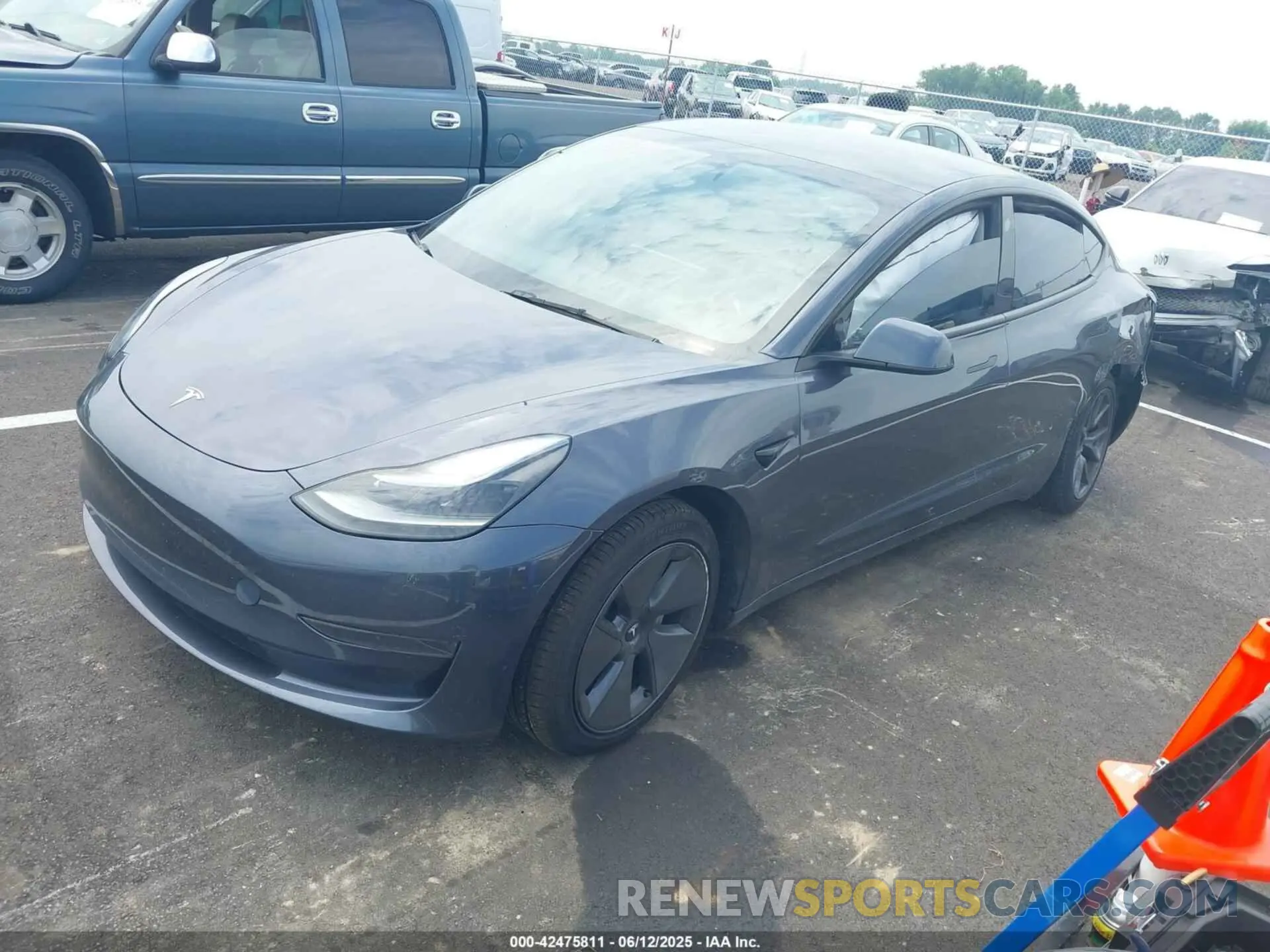 2 fotografías del automóvil dañado 5YJ3E1EA0PF495110 TESLA MODEL 3 2023