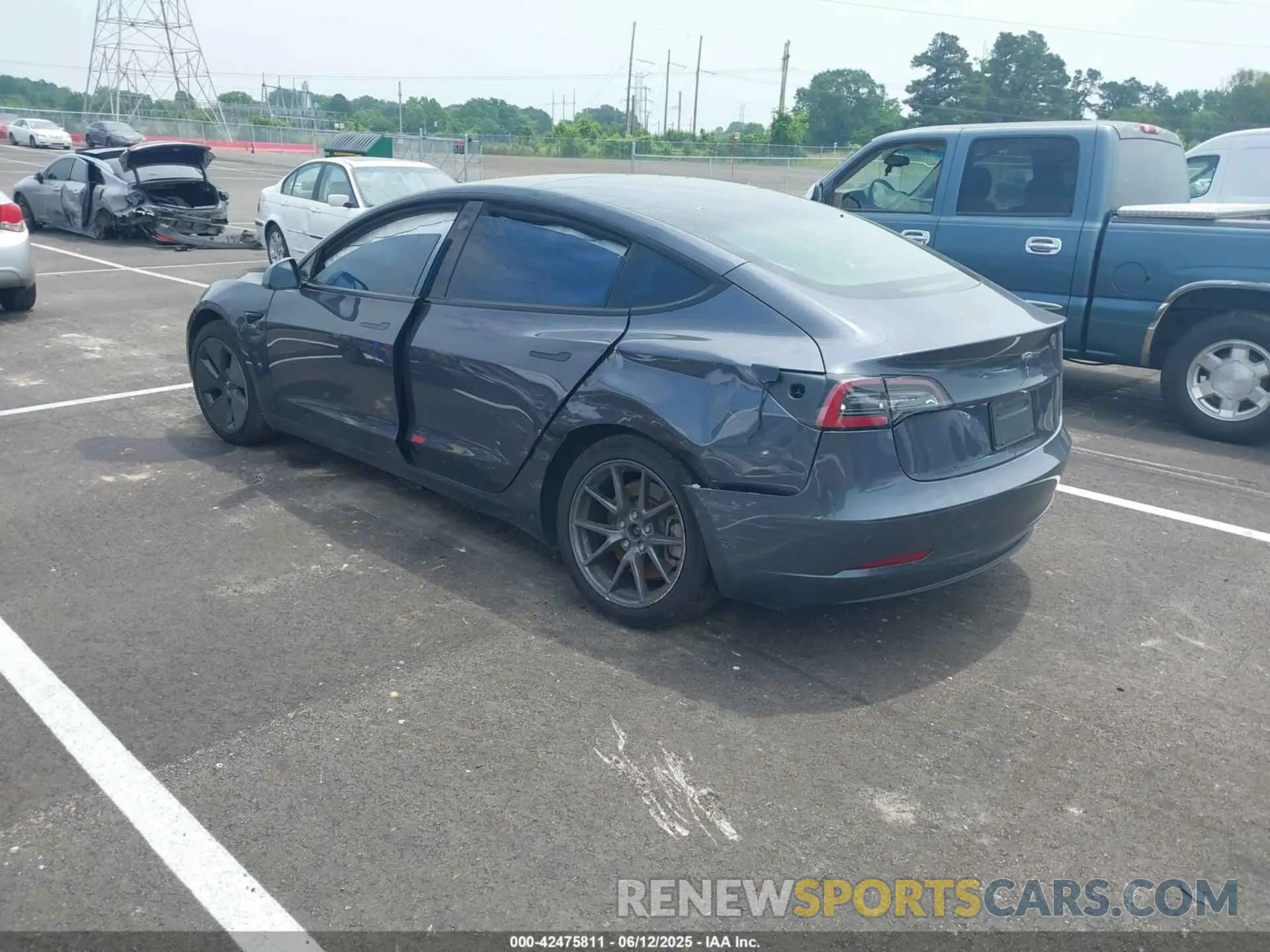 3 fotografías del automóvil dañado 5YJ3E1EA0PF495110 TESLA MODEL 3 2023
