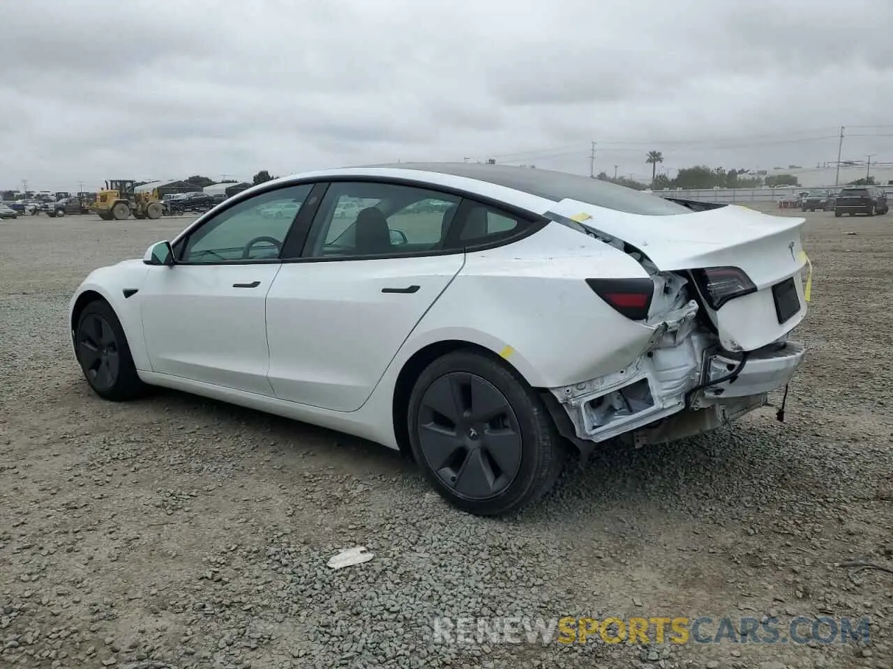 2 fotografías del automóvil dañado 5YJ3E1EA0PF516666 TESLA MODEL 3 2023