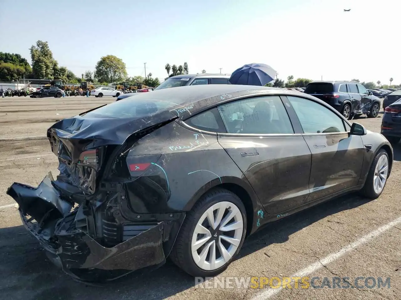 3 fotografías del automóvil dañado 5YJ3E1EA0PF585020 TESLA MODEL 3 2023