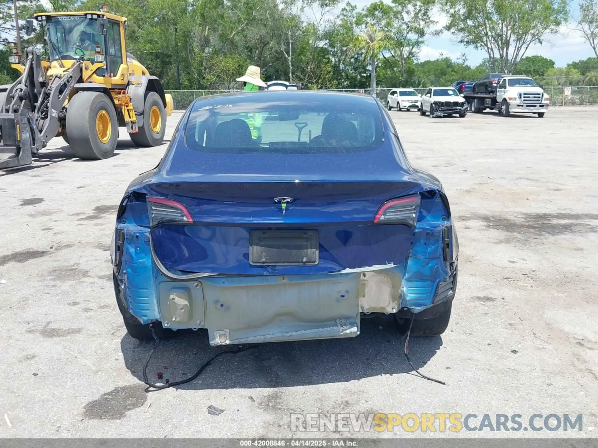 17 fotografías del automóvil dañado 5YJ3E1EA0PF658080 TESLA MODEL 3 2023