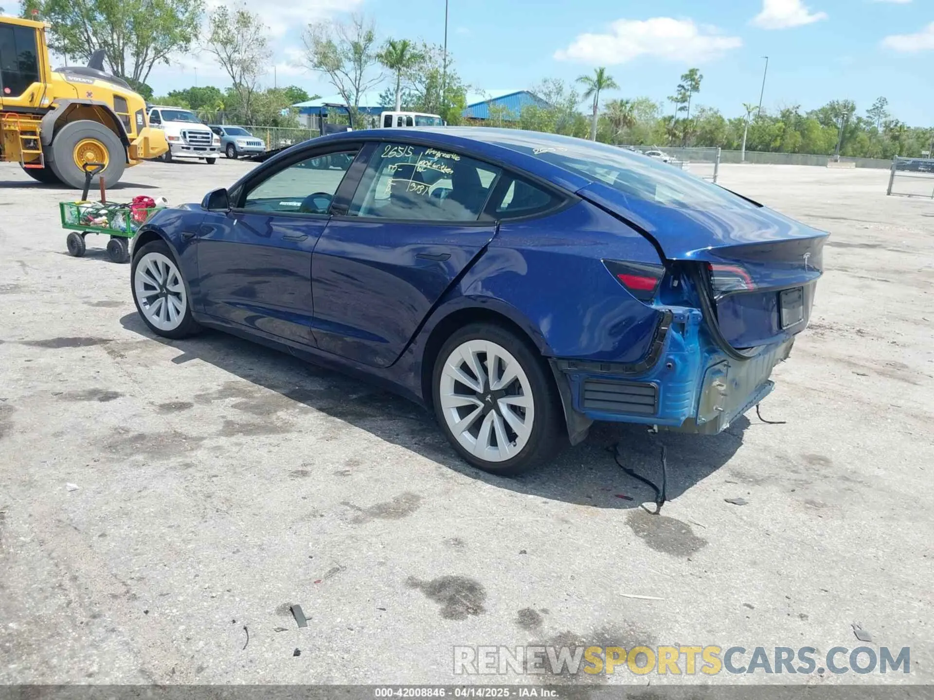 3 fotografías del automóvil dañado 5YJ3E1EA0PF658080 TESLA MODEL 3 2023