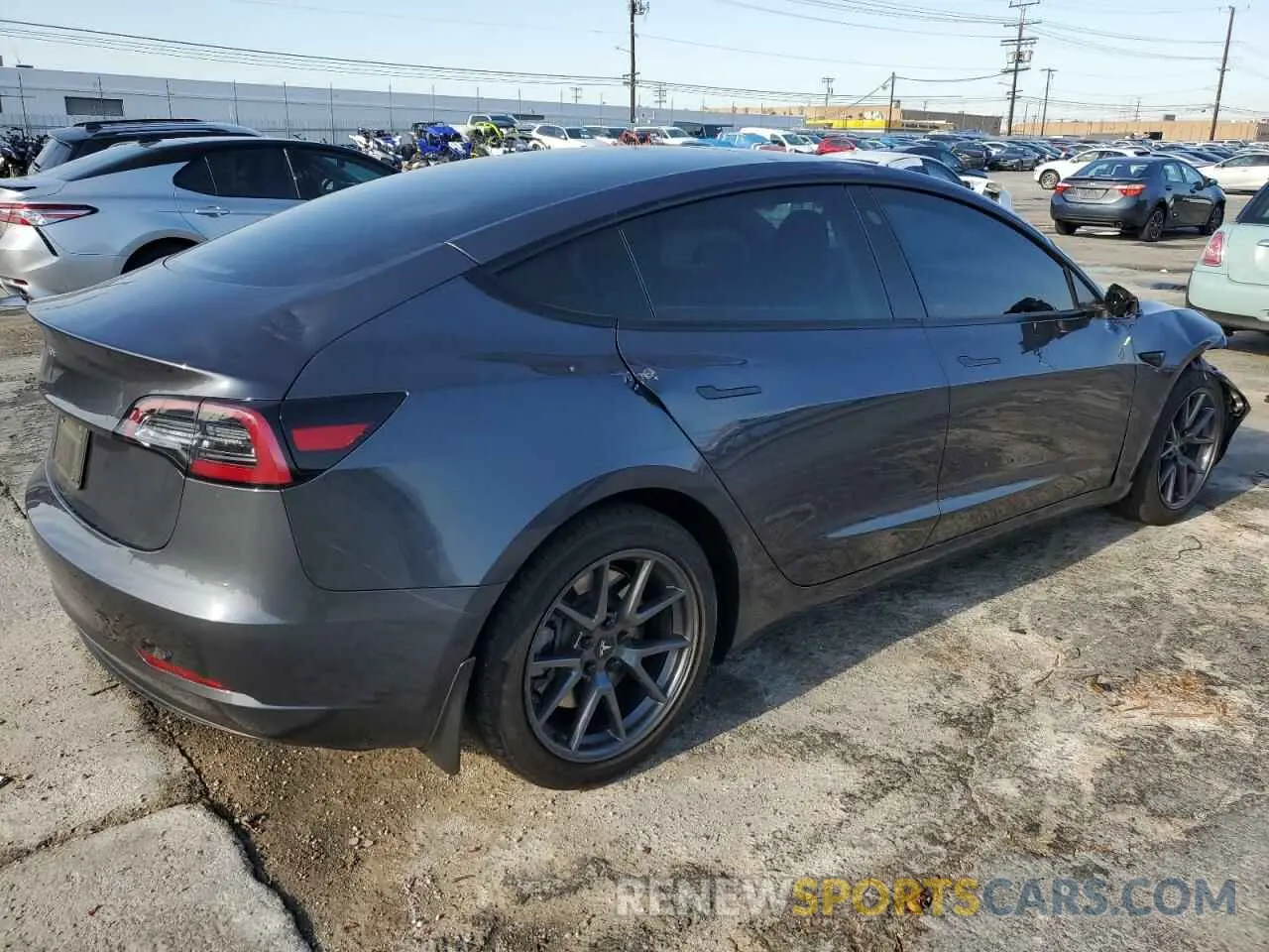 3 fotografías del automóvil dañado 5YJ3E1EA1PF410047 TESLA MODEL 3 2023
