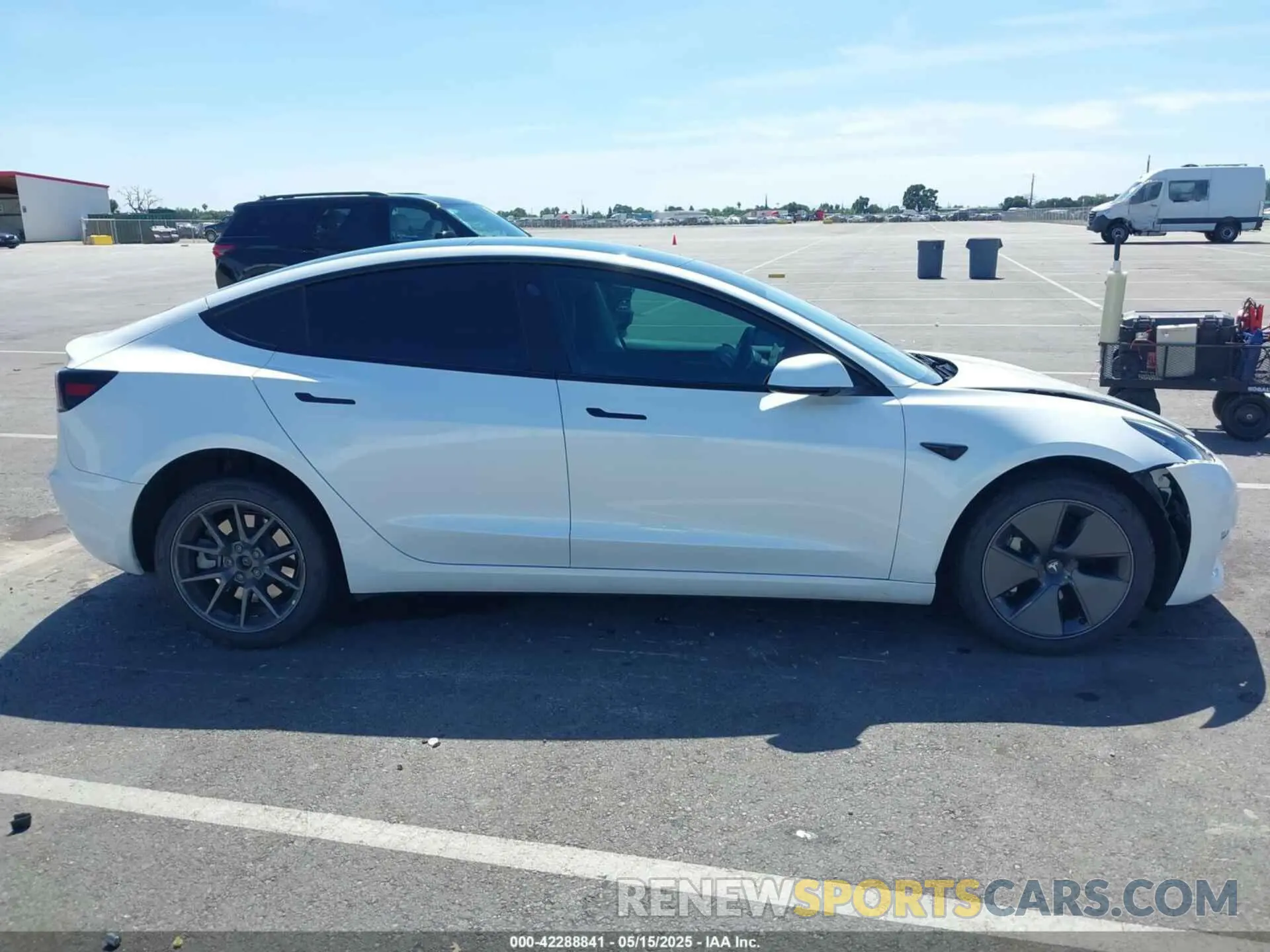 13 fotografías del automóvil dañado 5YJ3E1EA1PF431772 TESLA MODEL 3 2023