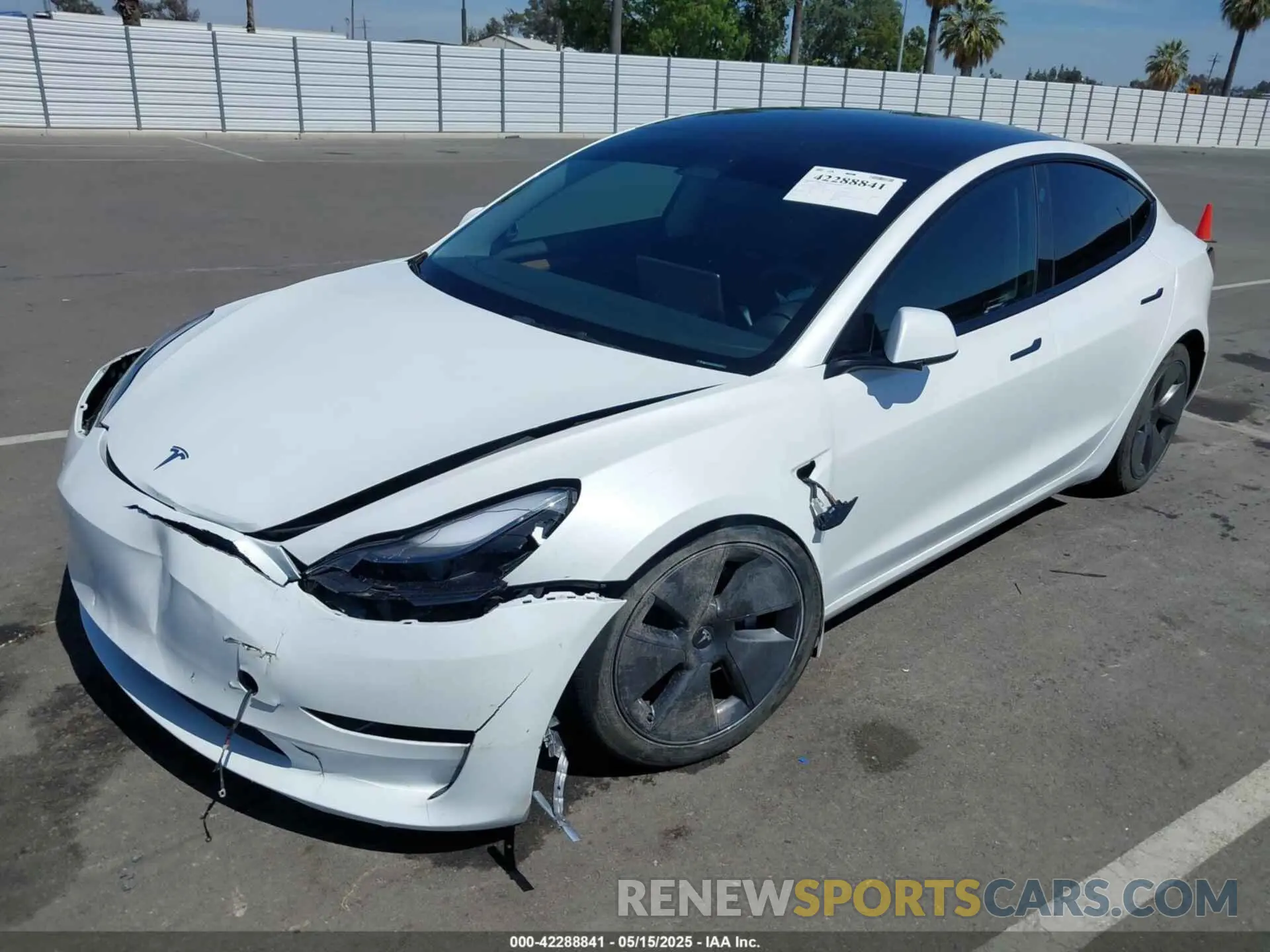 2 fotografías del automóvil dañado 5YJ3E1EA1PF431772 TESLA MODEL 3 2023