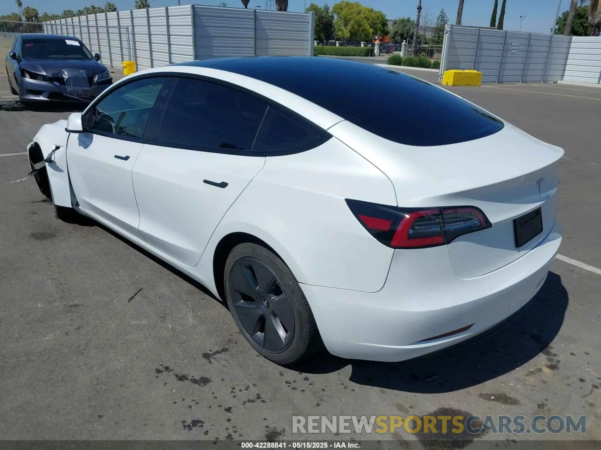 3 fotografías del automóvil dañado 5YJ3E1EA1PF431772 TESLA MODEL 3 2023