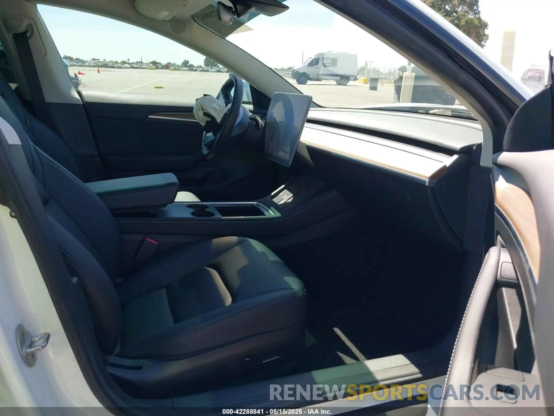 5 fotografías del automóvil dañado 5YJ3E1EA1PF431772 TESLA MODEL 3 2023