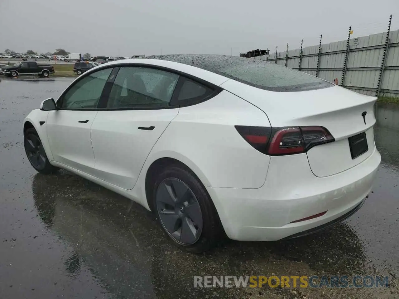 2 fotografías del automóvil dañado 5YJ3E1EA1PF453089 TESLA MODEL 3 2023