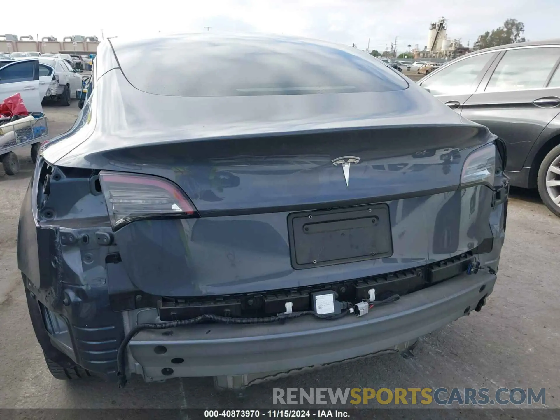 17 fotografías del automóvil dañado 5YJ3E1EA1PF489915 TESLA MODEL 3 2023