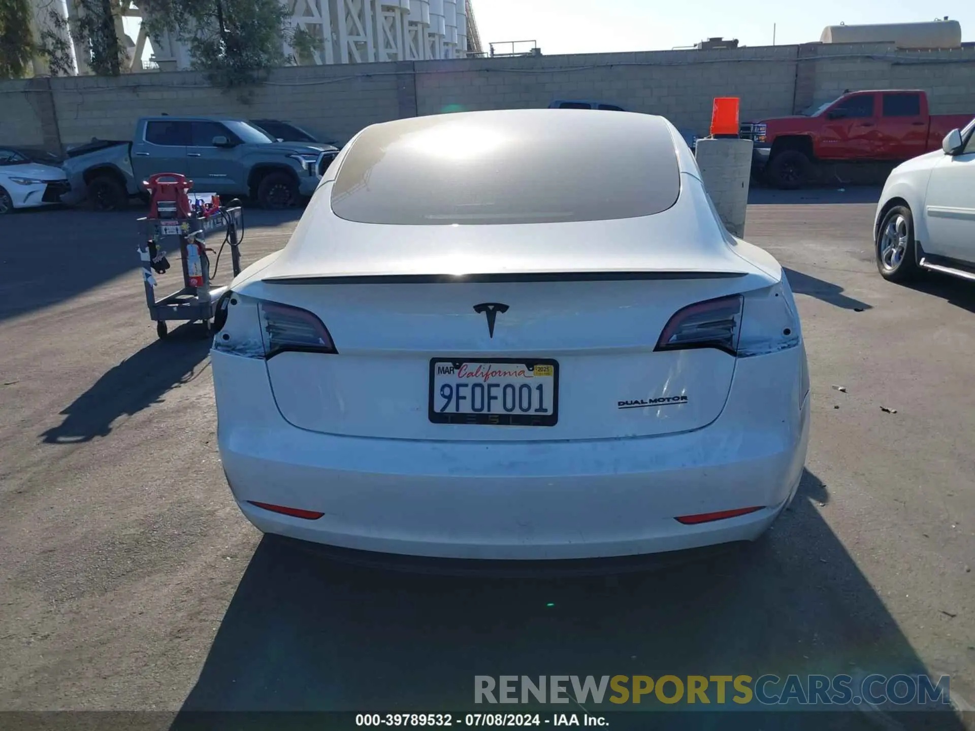 16 fotografías del automóvil dañado 5YJ3E1EA1PF513405 TESLA MODEL 3 2023