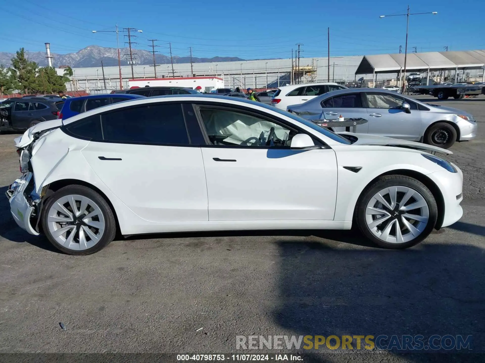 13 fotografías del automóvil dañado 5YJ3E1EA1PF569117 TESLA MODEL 3 2023