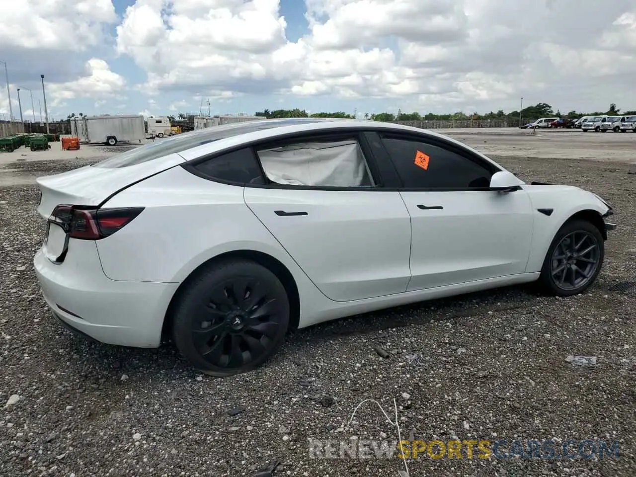 3 fotografías del automóvil dañado 5YJ3E1EA1PF600818 TESLA MODEL 3 2023