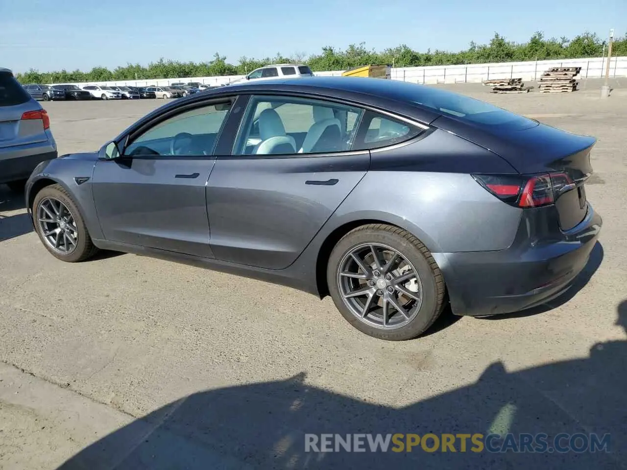 2 fotografías del automóvil dañado 5YJ3E1EA1PF638310 TESLA MODEL 3 2023