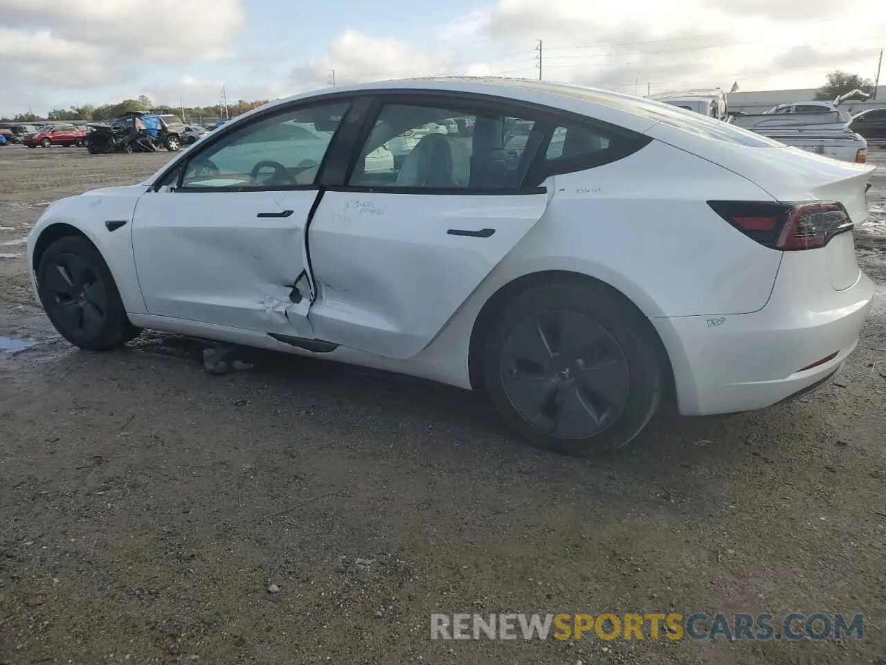 2 fotografías del automóvil dañado 5YJ3E1EA1PF640896 TESLA MODEL 3 2023