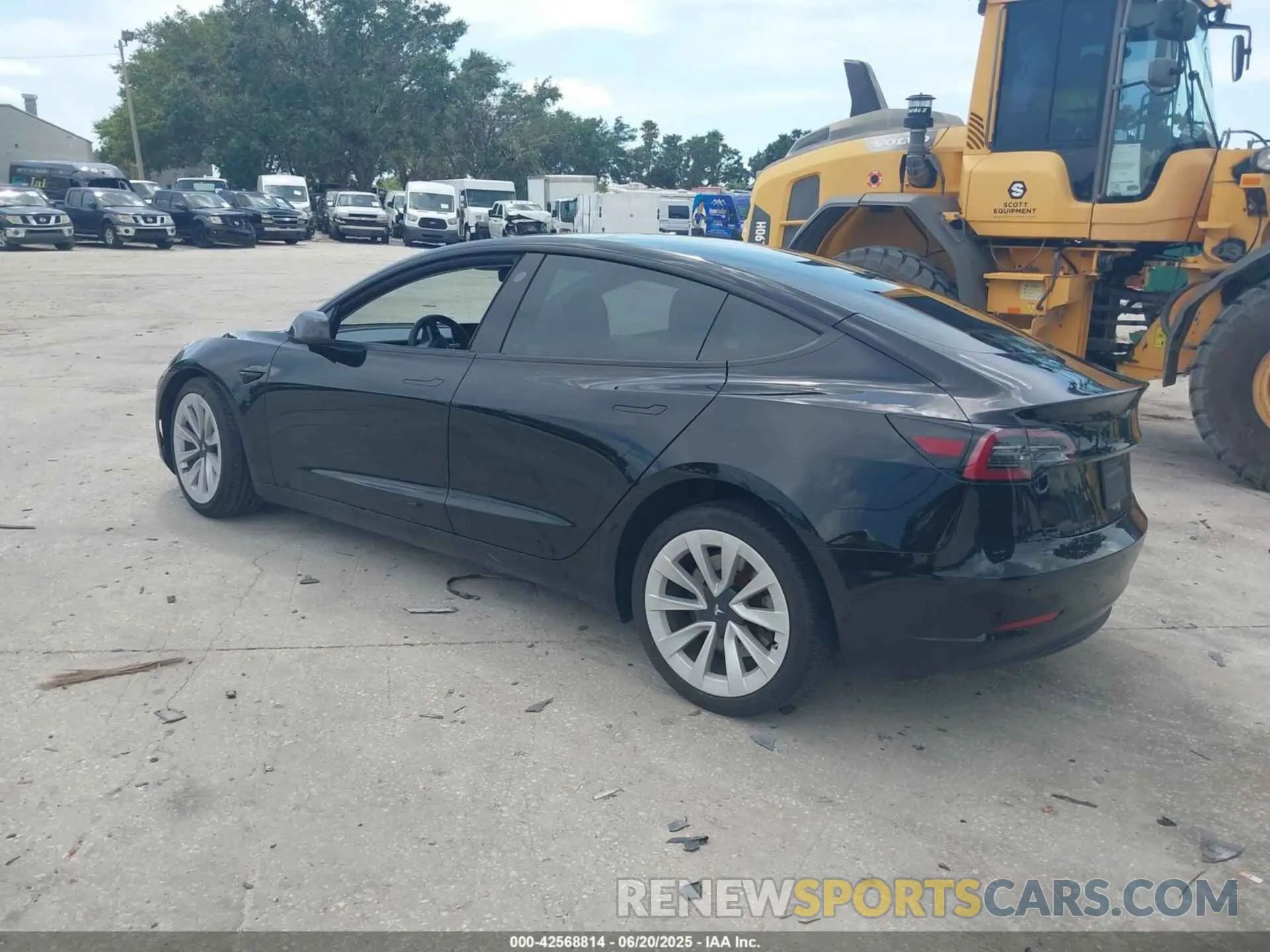 3 fotografías del automóvil dañado 5YJ3E1EA1PF657066 TESLA MODEL 3 2023