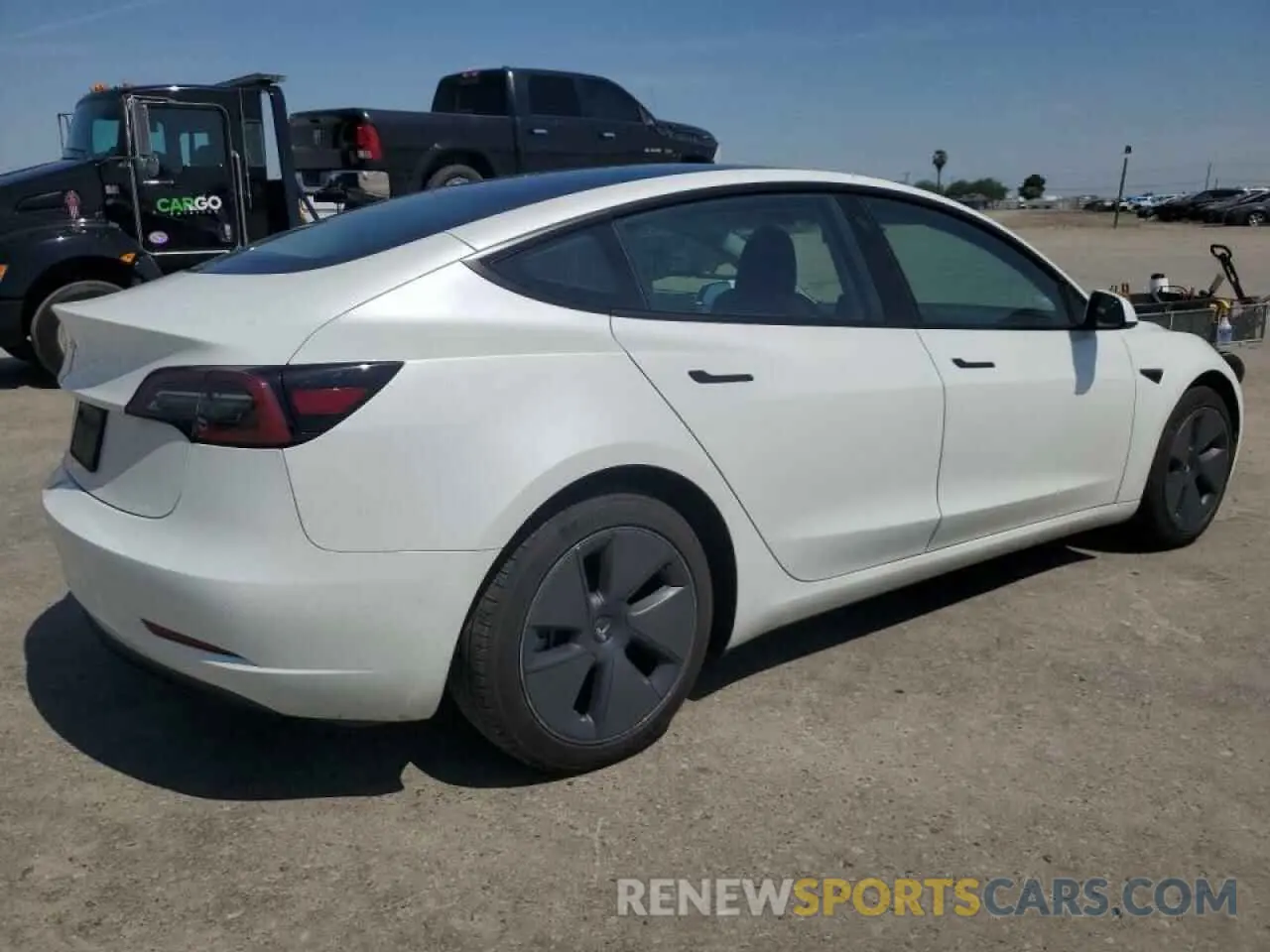 3 fotografías del automóvil dañado 5YJ3E1EA1PF684526 TESLA MODEL 3 2023