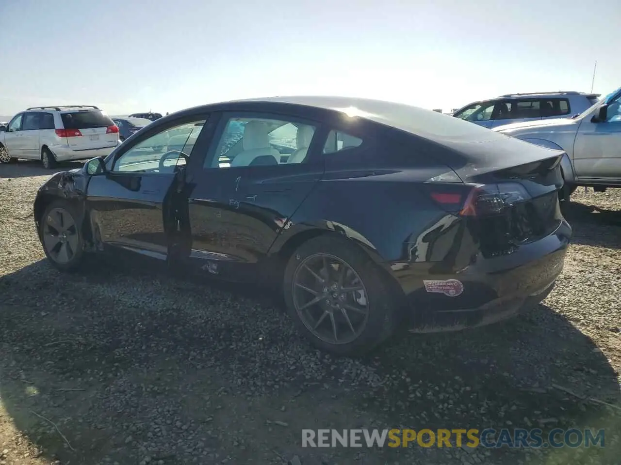 2 fotografías del automóvil dañado 5YJ3E1EA1PF685532 TESLA MODEL 3 2023