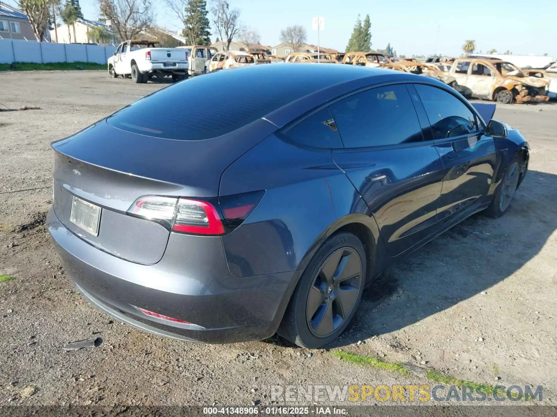 4 fotografías del automóvil dañado 5YJ3E1EA2PF397700 TESLA MODEL 3 2023