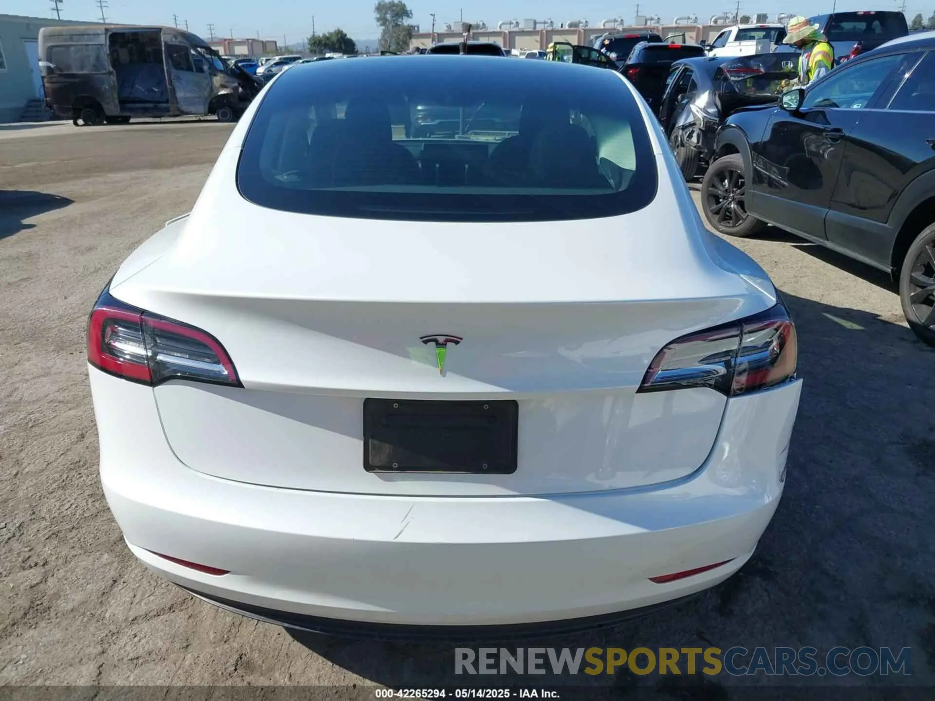16 fotografías del automóvil dañado 5YJ3E1EA2PF410378 TESLA MODEL 3 2023