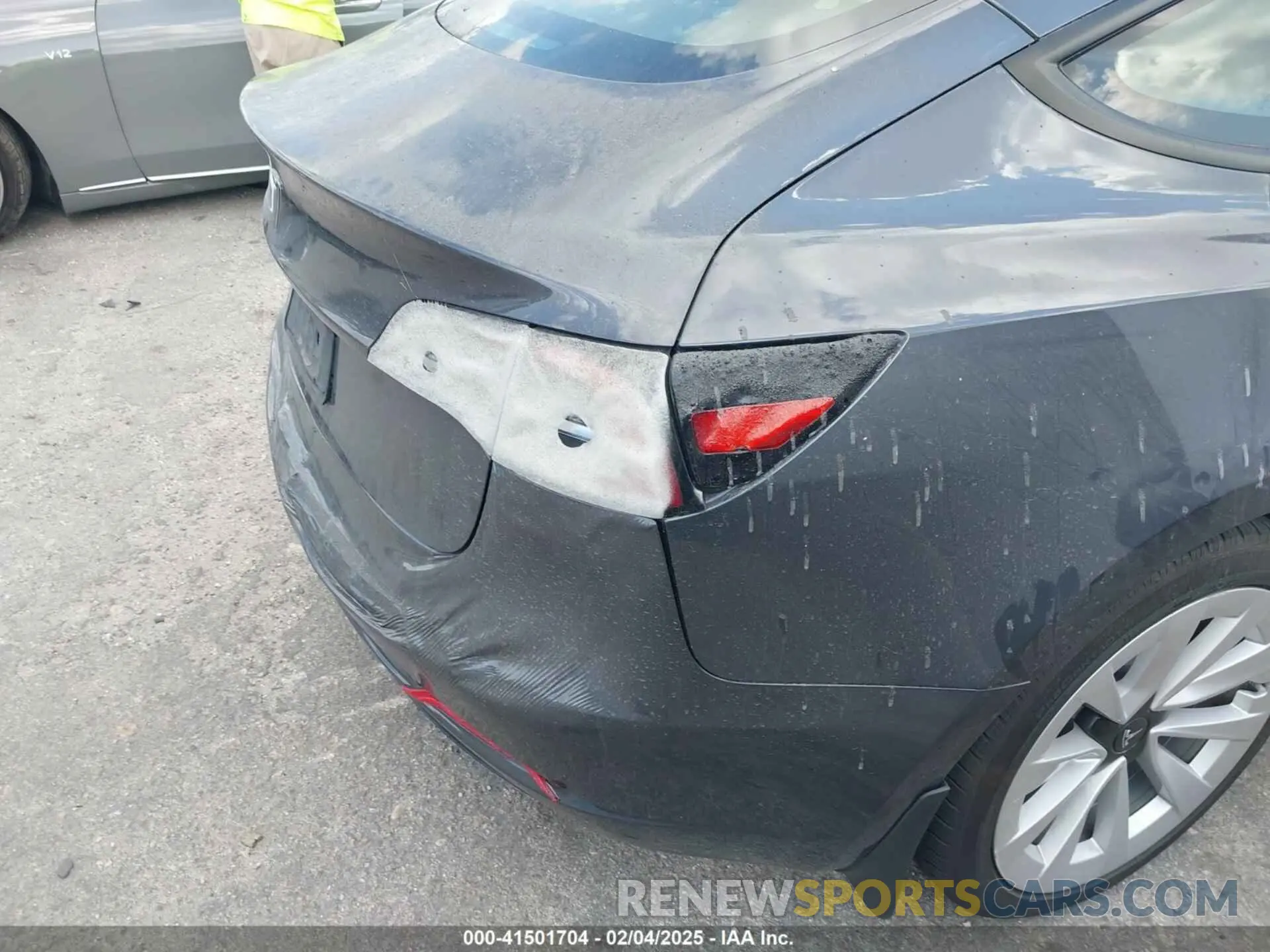 11 fotografías del automóvil dañado 5YJ3E1EA2PF423017 TESLA MODEL 3 2023
