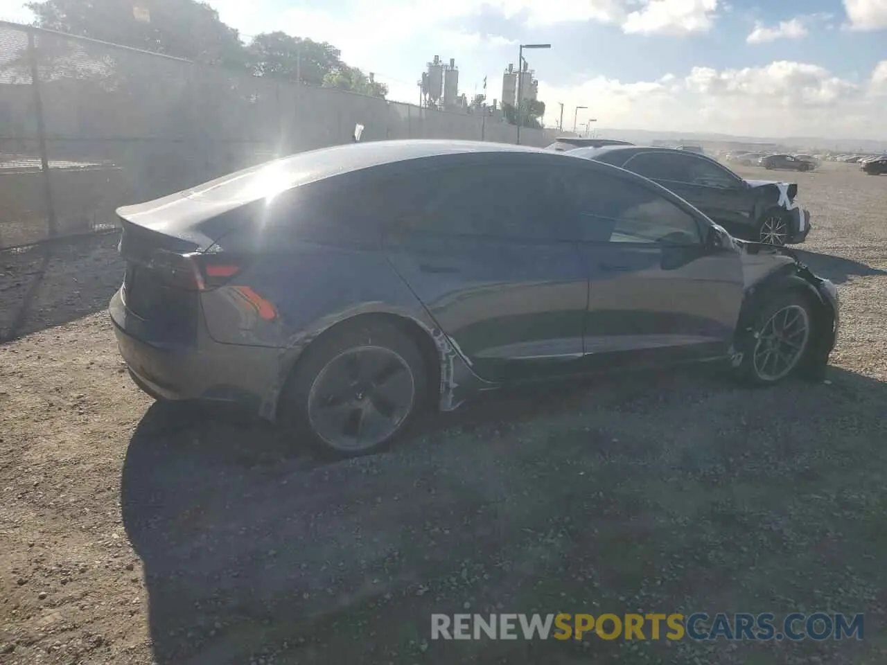 3 fotografías del automóvil dañado 5YJ3E1EA2PF425401 TESLA MODEL 3 2023