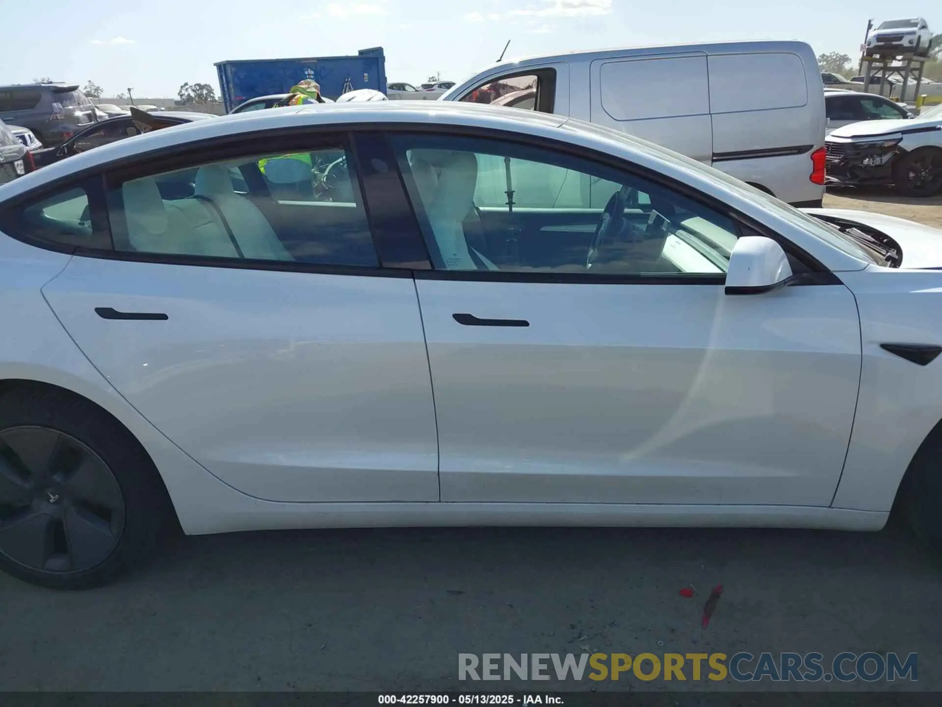 13 fotografías del automóvil dañado 5YJ3E1EA2PF465882 TESLA MODEL 3 2023