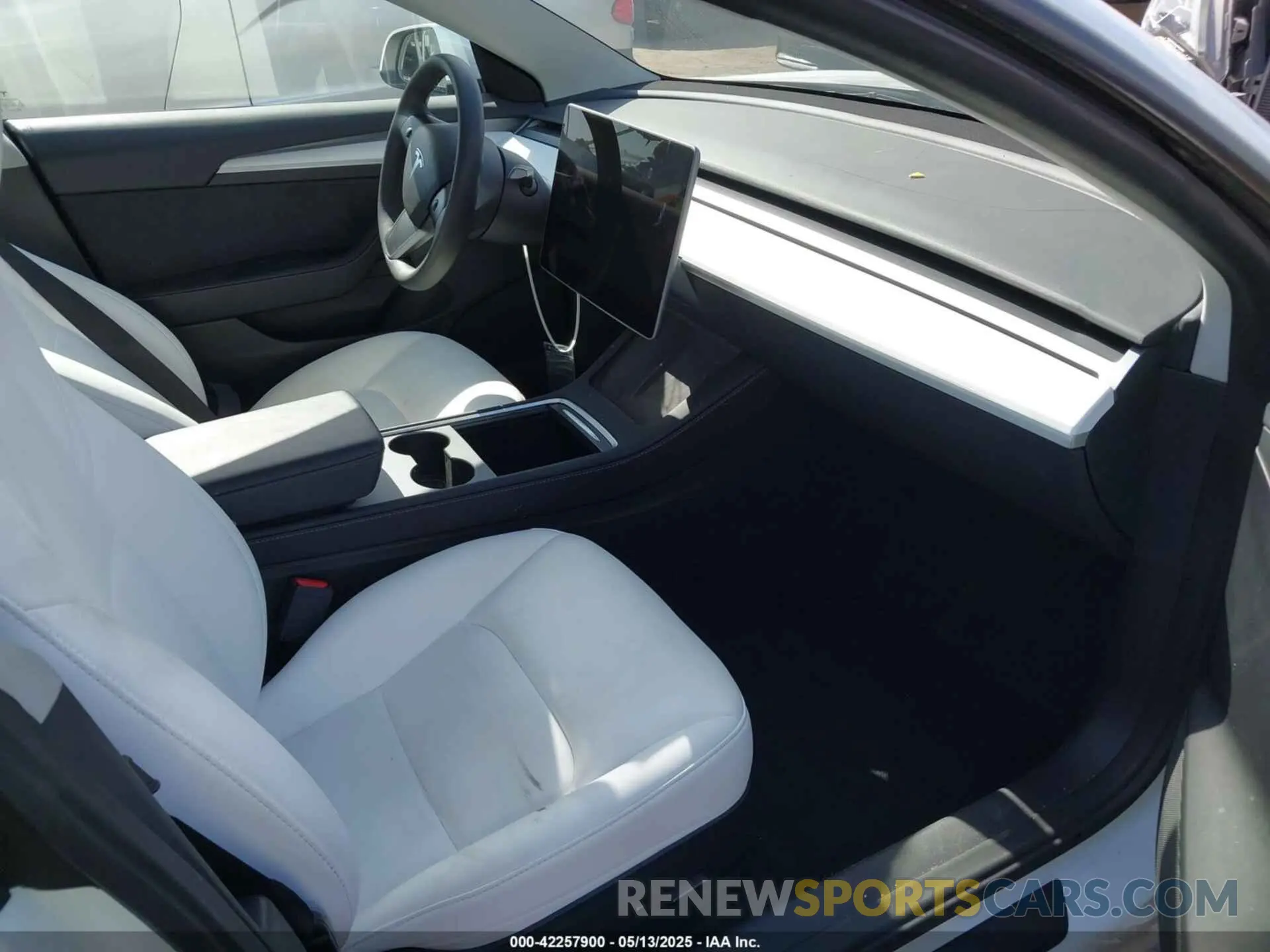 5 fotografías del automóvil dañado 5YJ3E1EA2PF465882 TESLA MODEL 3 2023