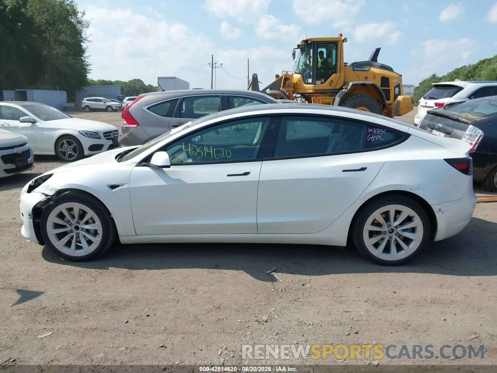 14 fotografías del automóvil dañado 5YJ3E1EA2PF484335 TESLA MODEL 3 2023