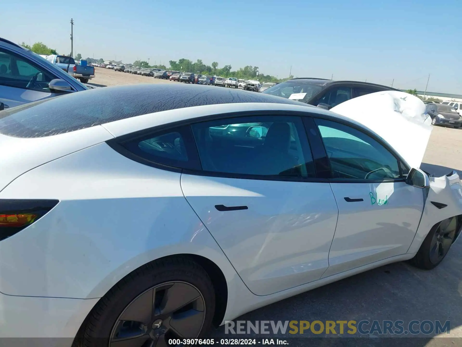 12 fotografías del automóvil dañado 5YJ3E1EA2PF492239 TESLA MODEL 3 2023