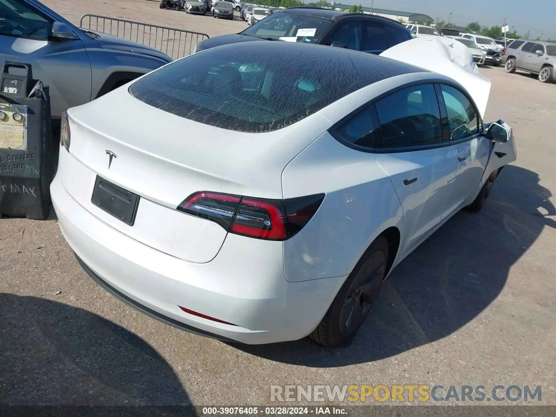 4 fotografías del automóvil dañado 5YJ3E1EA2PF492239 TESLA MODEL 3 2023