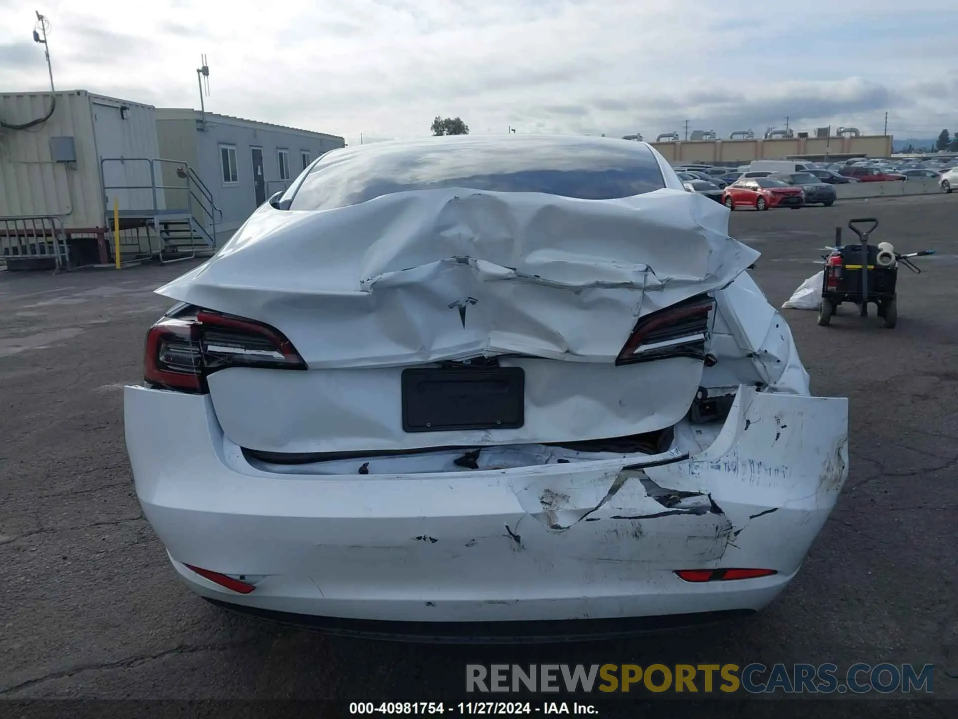 16 fotografías del automóvil dañado 5YJ3E1EA2PF497425 TESLA MODEL 3 2023