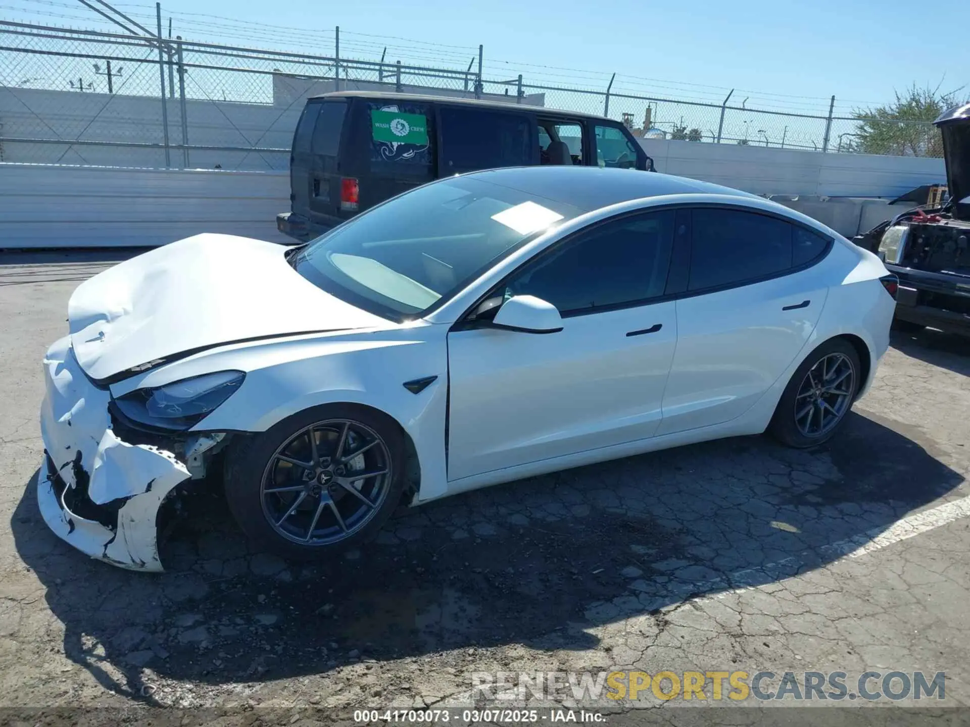 2 fotografías del automóvil dañado 5YJ3E1EA2PF514871 TESLA MODEL 3 2023