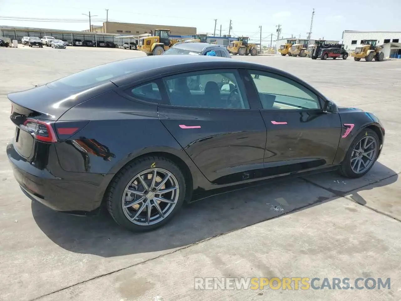3 fotografías del automóvil dañado 5YJ3E1EA2PF567991 TESLA MODEL 3 2023