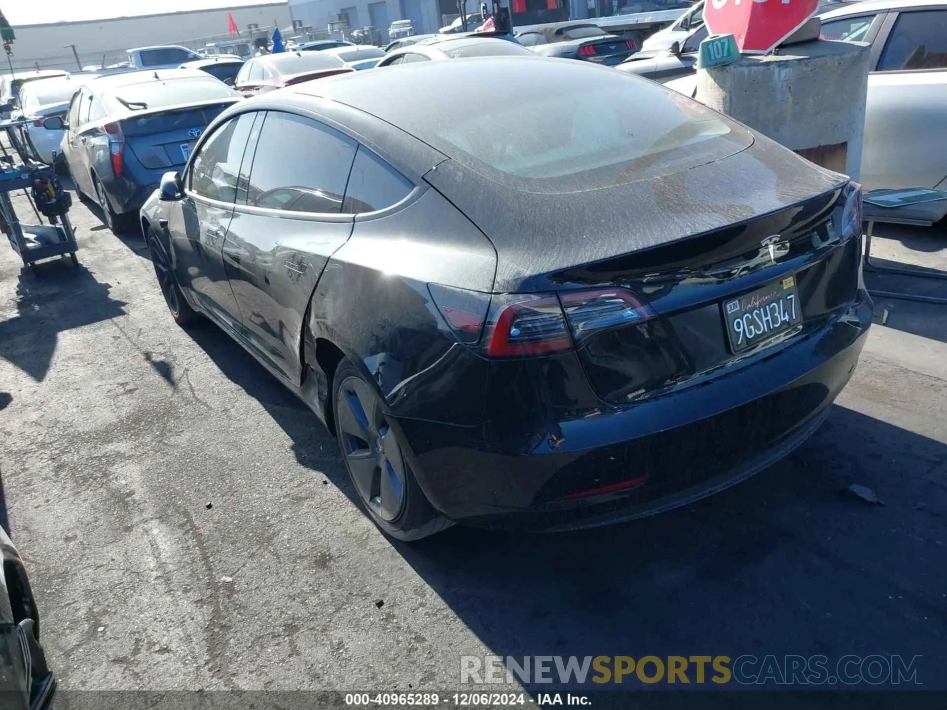 3 fotografías del automóvil dañado 5YJ3E1EA2PF584631 TESLA MODEL 3 2023