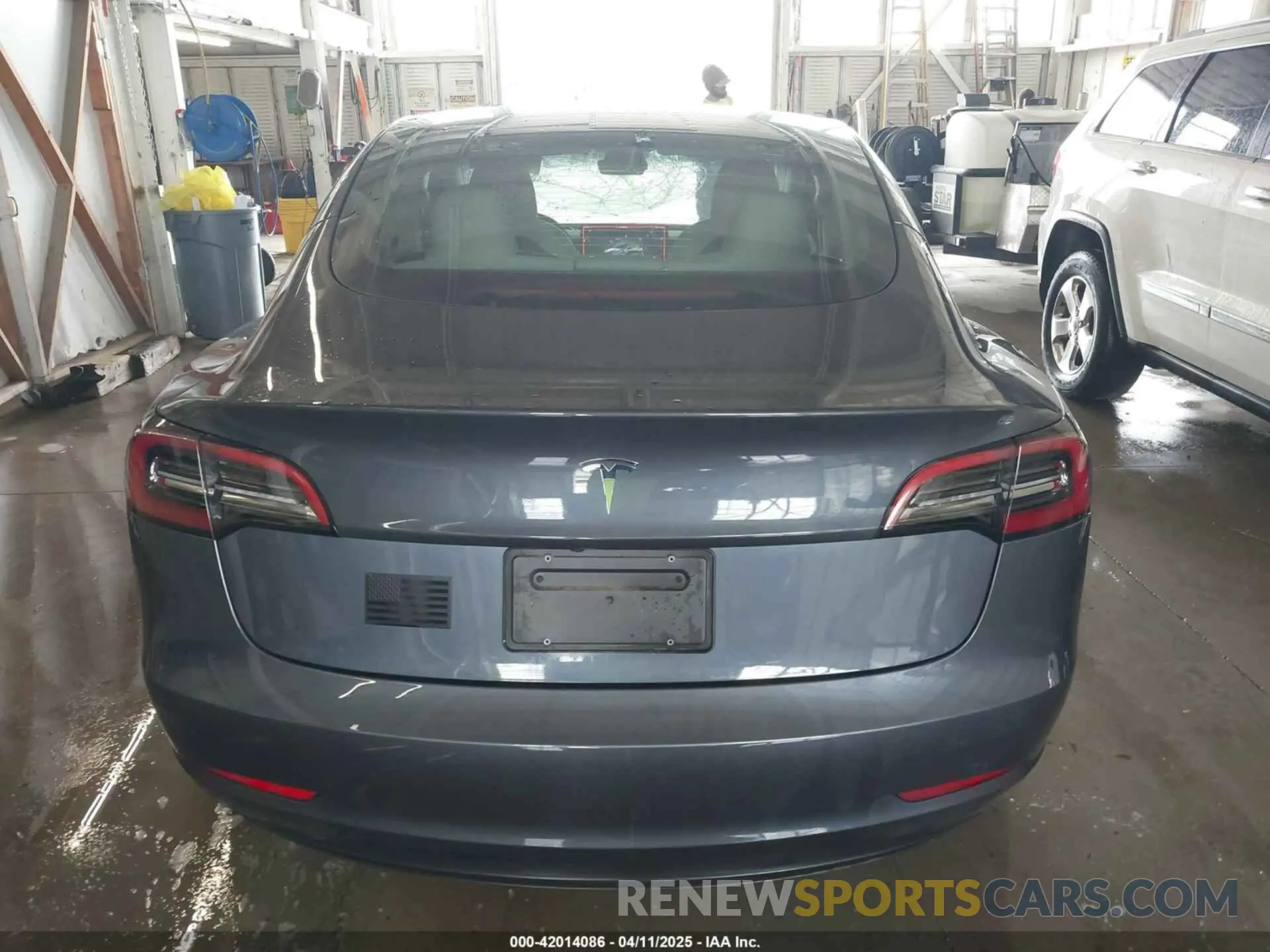 16 fotografías del automóvil dañado 5YJ3E1EA2PF591661 TESLA MODEL 3 2023