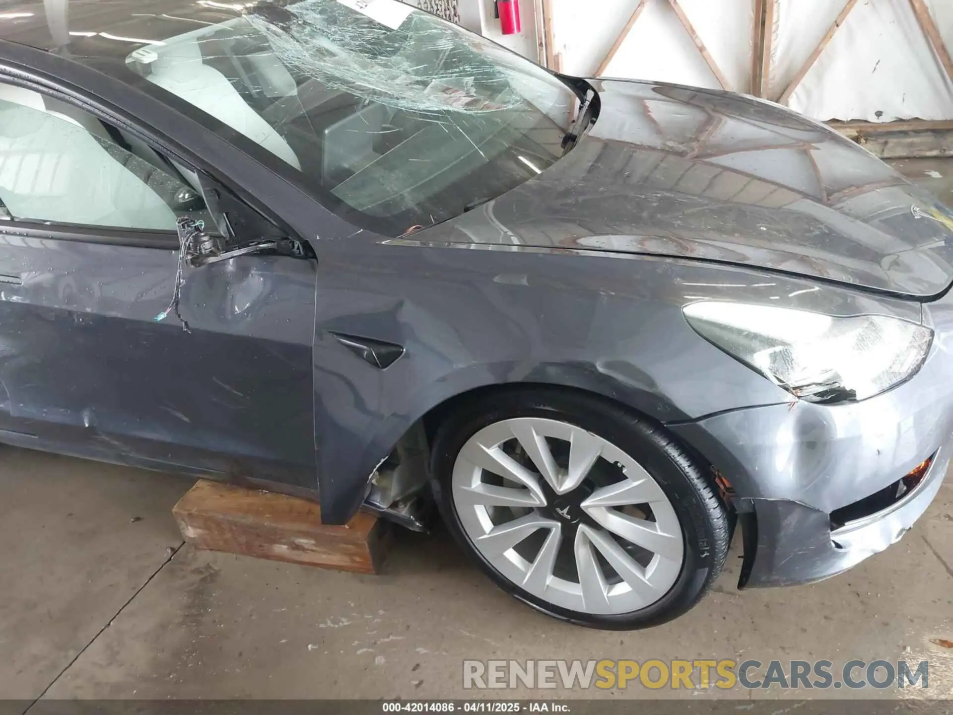 19 fotografías del automóvil dañado 5YJ3E1EA2PF591661 TESLA MODEL 3 2023